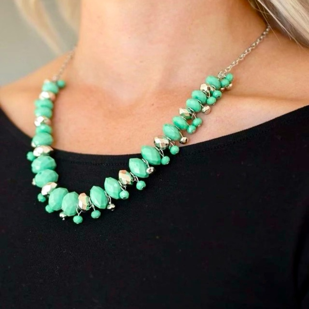 NWT Silver and green bead necklace and earrings